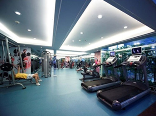 河南塑胶地板厂家谈谈塑胶地板和木地板